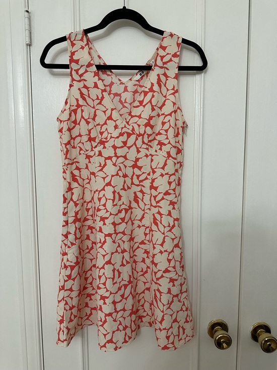 Uniqlo Dresses & Skirts - Uniqlo Coral and Cream Sleeveless Floral Mini Dress